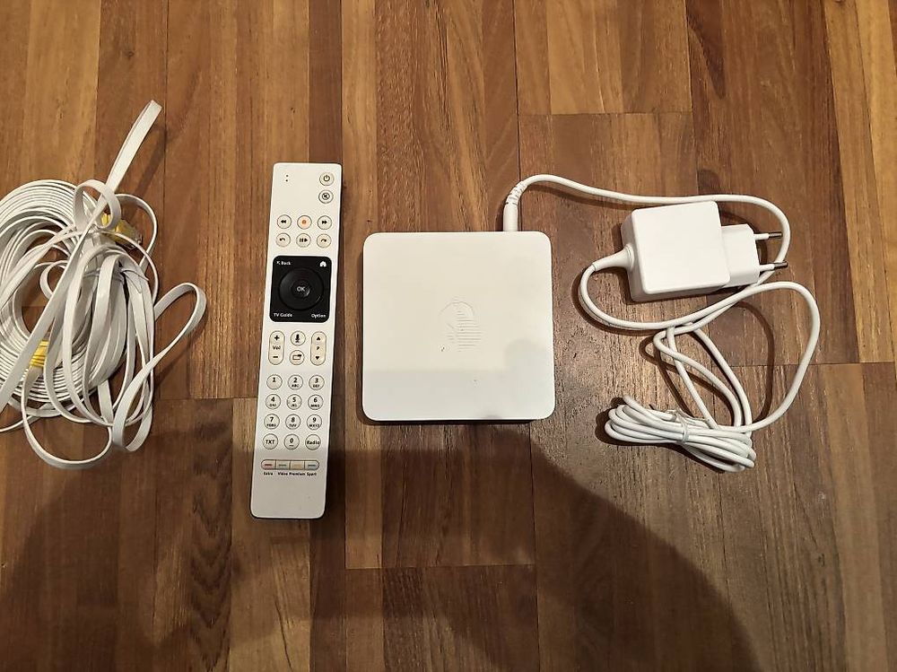 Swisscom TV-Box UHD (IP1400) mit Fernbedienung (Gebraucht) in ...