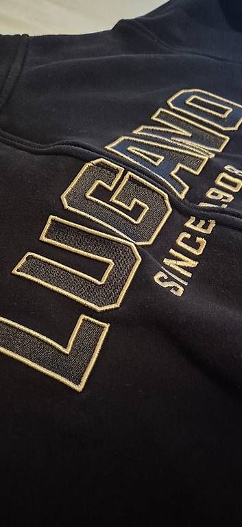 Tute: FC Lugano Jacke – Usato da Montagnola venduto da Mowatt 1
