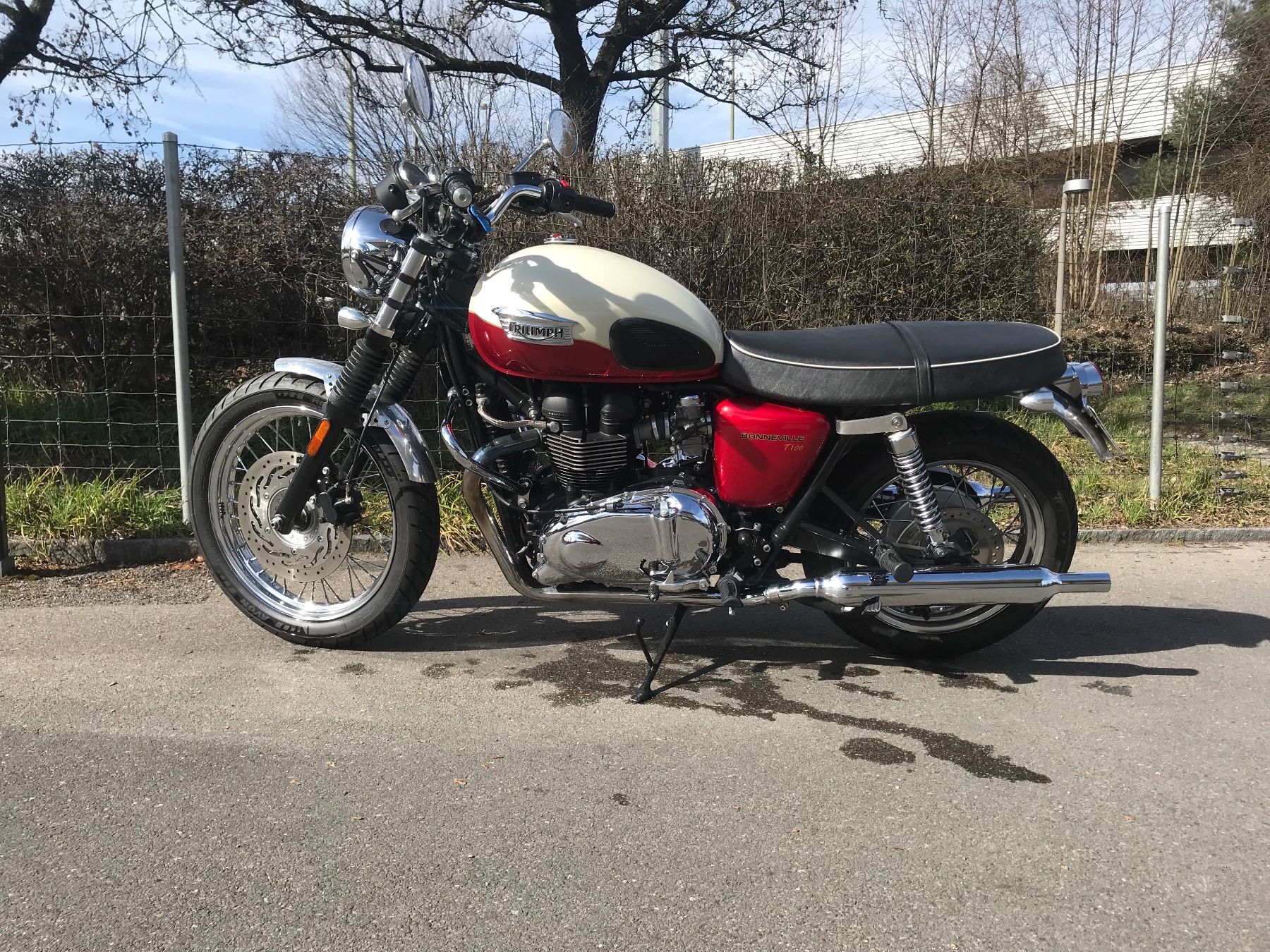 Triumph Strada: TRIUMPH Bonneville T 100 – Usato da Dübendorf venduto da oleg_lego 1