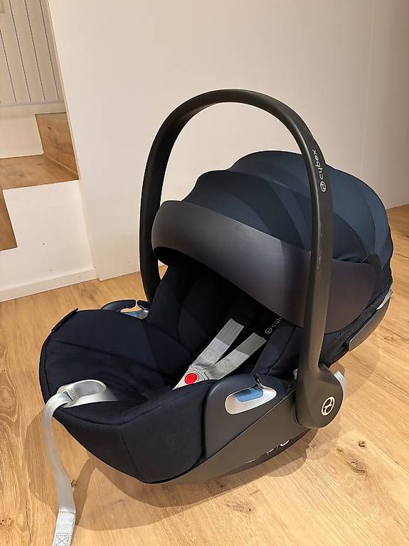 Sièges auto: CYBEX Cloud Babyschale/Kindersitz  – D'occasion à Mühlau par dal_6d7k