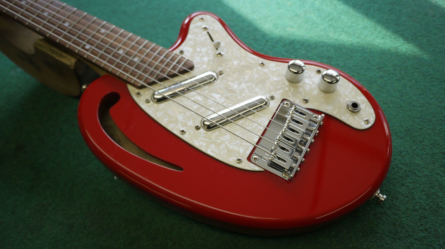 Hagström Strumenti musicali: RISA E-Guitalele / Mini E-Gitarre – Usato da Kaiserstuhl AG venduto da GTM-Kaiserstuhl 1