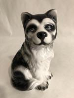 Figurine Chien Siberian Husky en porcelaine.
