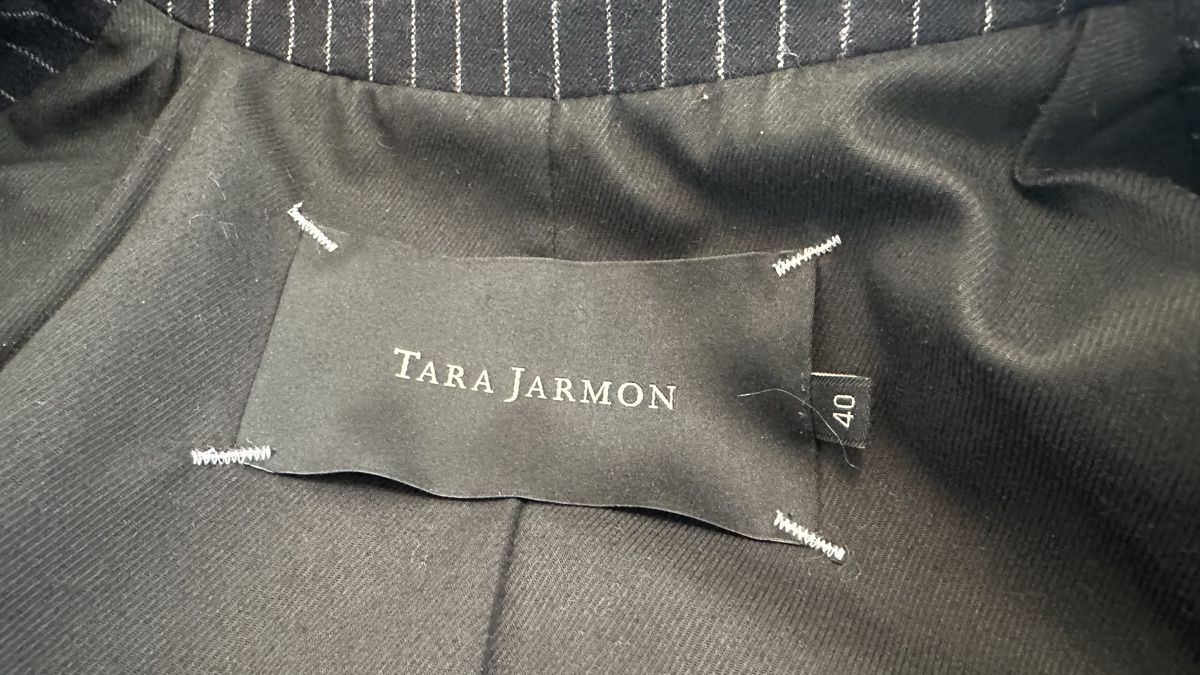 Tara Jarmon Giacche: Blazer Tara Jarmon – Nuovo (secondo la descrizione) da Neftenbach venduto da panam4 5
