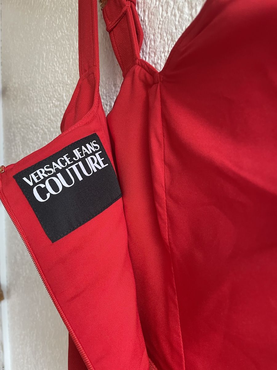 Versace Vestiti: Robe rouge Versace Jeans Couture, neuve! – Nuovo (secondo la descrizione) da Martigny venduto da Lea_lucci 5