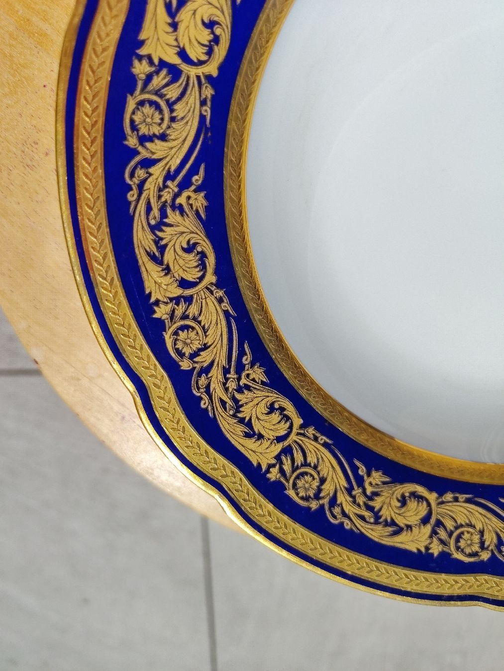 Bernardaud Piatti: Assiette Bernardaud Limoges "Vendôme" dorée – Usato da Le Locle venduto da Oldthingslover 4