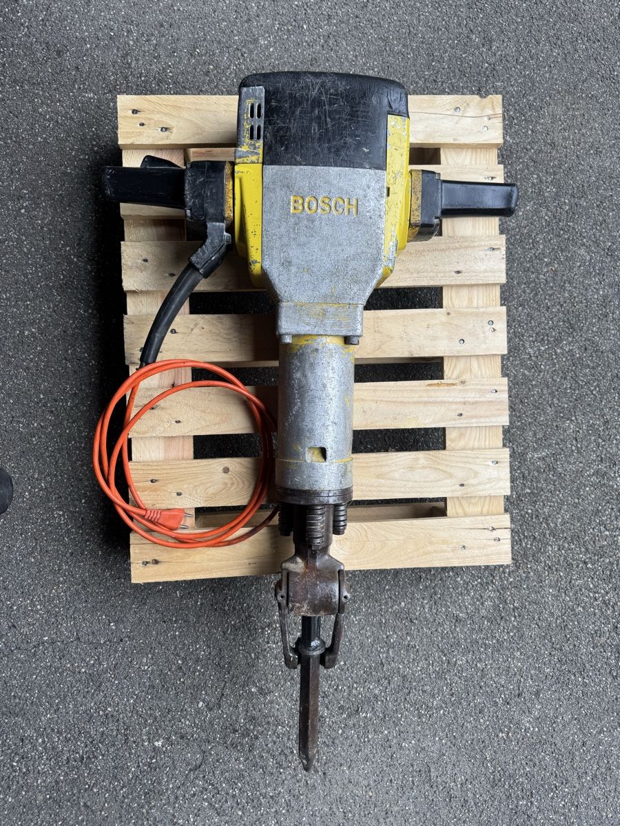 Bosch Tutti gli attrezzi: BOSCH Abbruchhammer GSH 27  – Usato da Horriwil venduto da kreidlerkari 1
