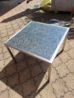 schöner Beistelltisch Edelstahl mit Granitplatte