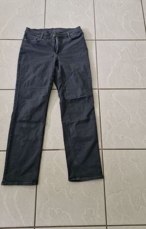 Bonita Damen Jeans Grösse 42- Bequem für den Alltag