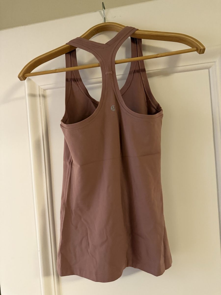 Lululemon T-shirt: Lululemon Tank Top (long) Pink soft – Usato da Zürich venduto da mul_ldm9 1