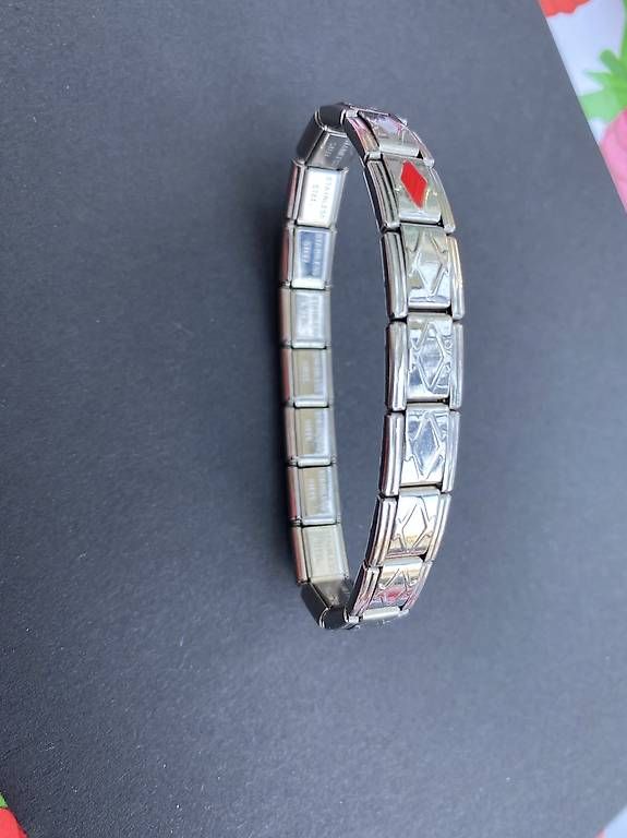 Bracciali & Braccialetti: Armbänder: Stein schwarz/ rot dünn/ Metallic  – Usato da Flüelen venduto da 6468 1