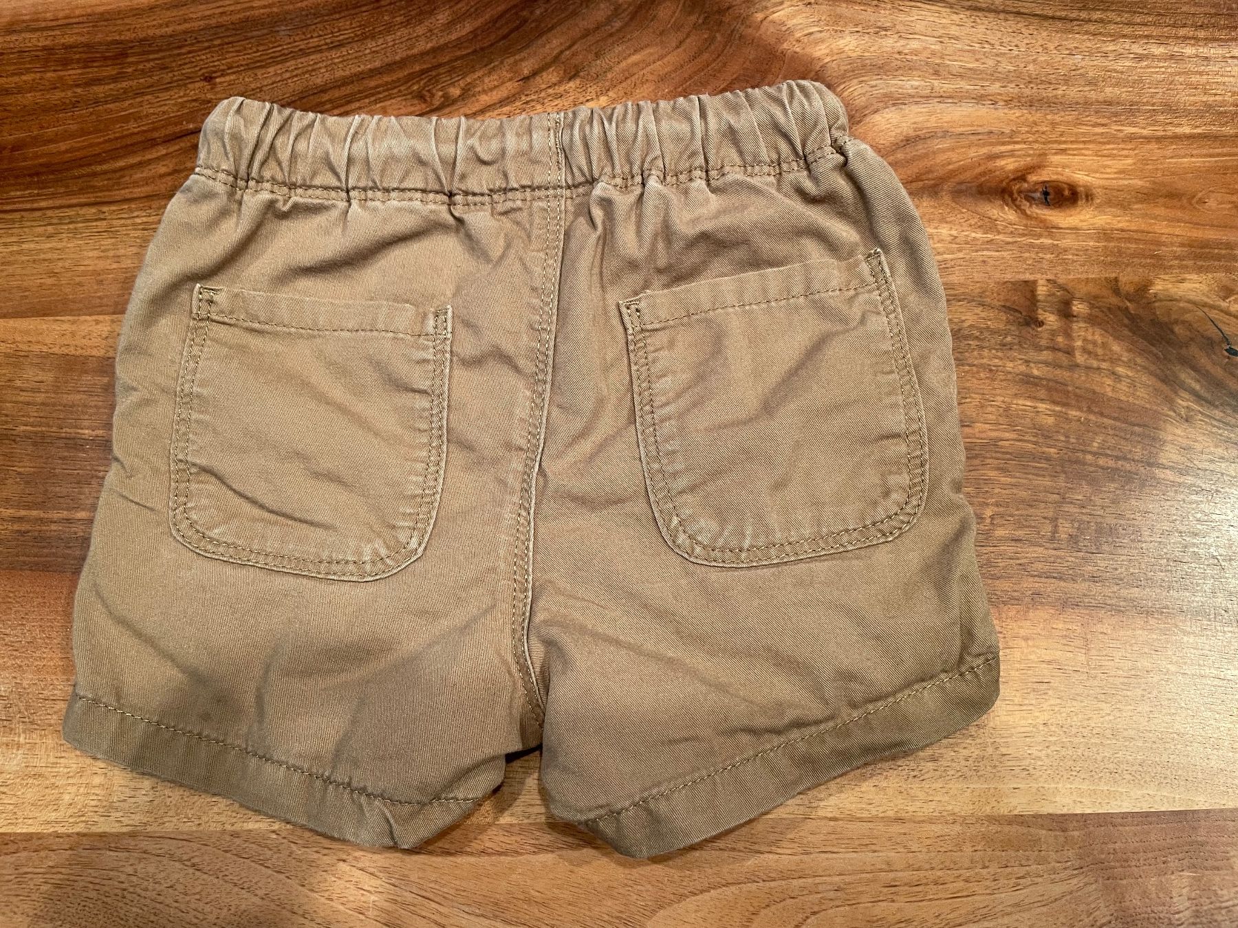 Next Pantaloni: Coole Shorts von NEXT, Grösse 80 – Usato da Haslen AI venduto da s176 2