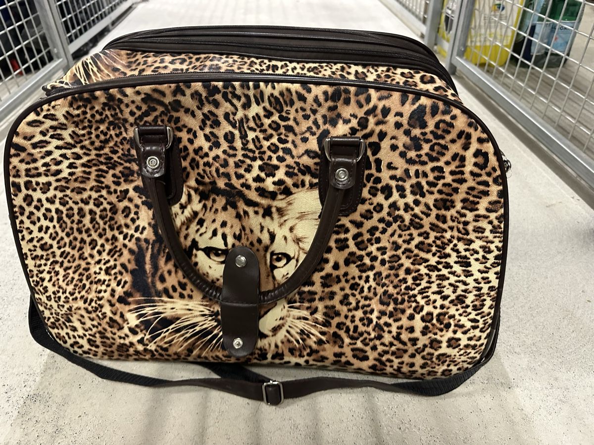 Taschen für Damen: Schöne No Name Tasche – Gebraucht aus Bern von Shininglove 2