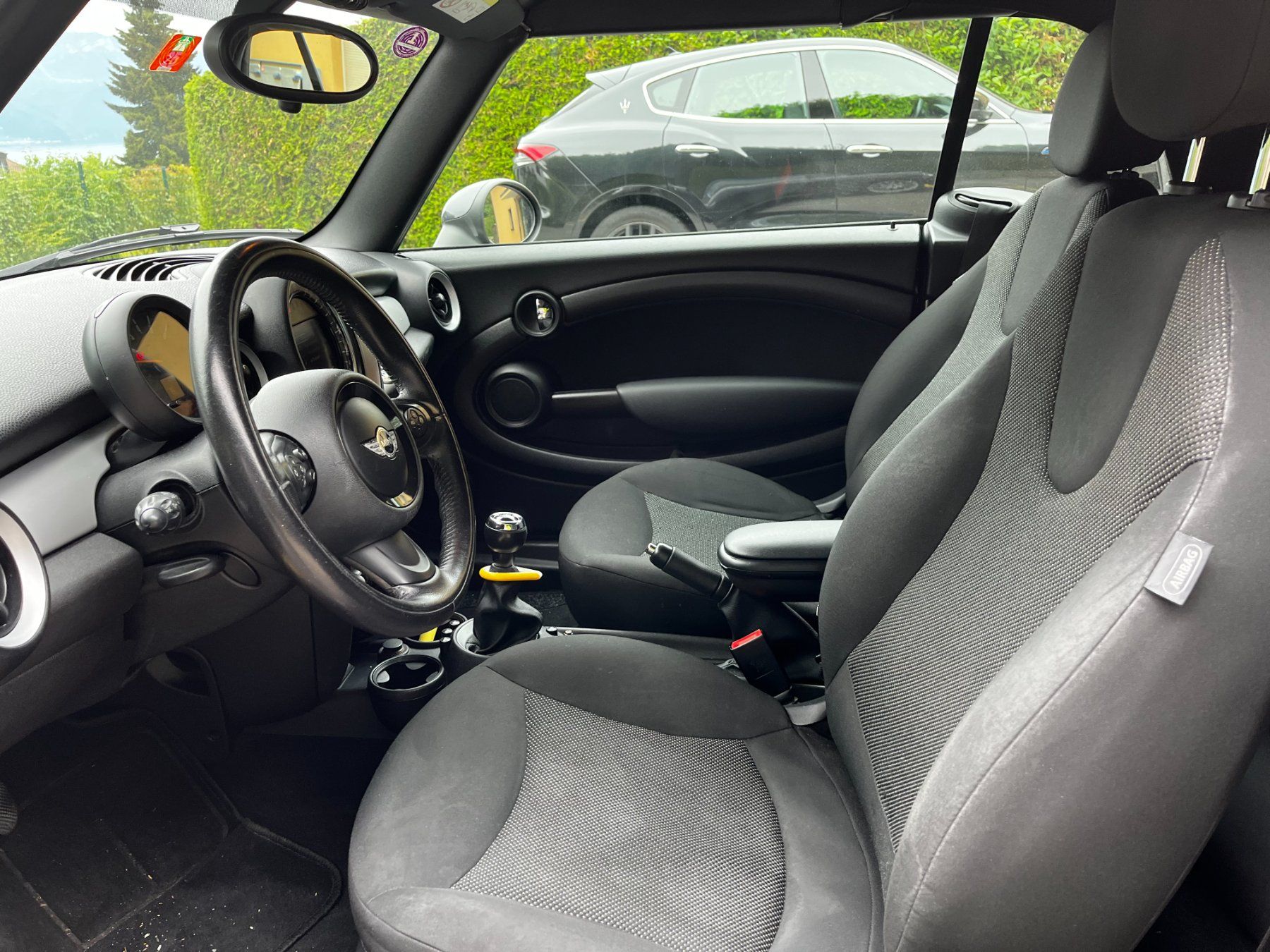 Mini Autos: Mini Cooper 1.6i Cabrio – Gebraucht aus La Conversion von cla_6yt6 7