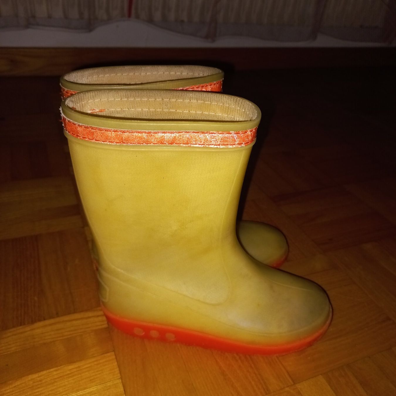 Scarpe per ragazzi: Gummistiefel gr.28 – Usato da Bachenbülach venduto da enigmatic
