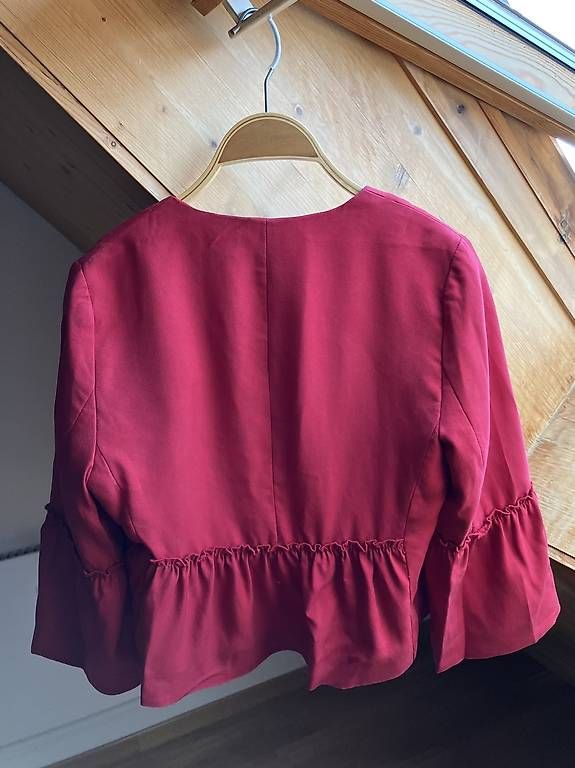 Boléros: roter Bolero Gr.32 – D'occasion à St. Gallen par andreav. 1