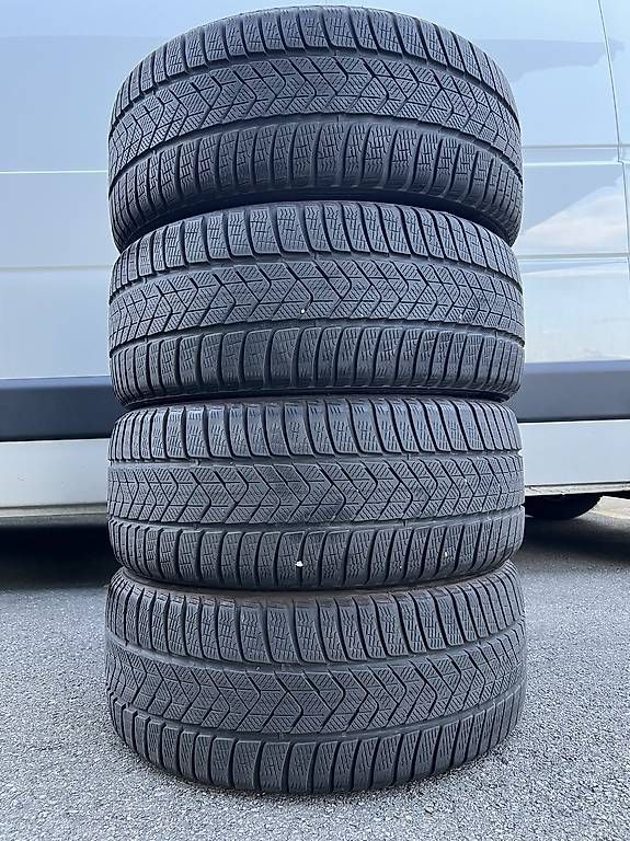 Pneumatici & Ruote complete: 255/40/20 Pirelli Winterreifen  – Usato da Frasnacht venduto da nobloff 2
