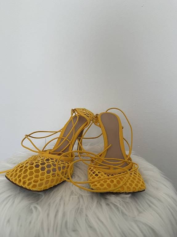 Scarpe da donna: BOTTEGA VENETA STRETCH SANDALETTE – Usato da Oberwil b. Zug venduto da Andjola