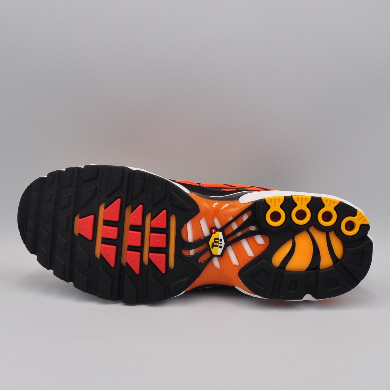 Nike Scarpe da uomo: Nike Air Max Plus TN Tiger 43 – Nuovo e nell'imballaggio originale da Bern venduto da SneakerheavenLT 3