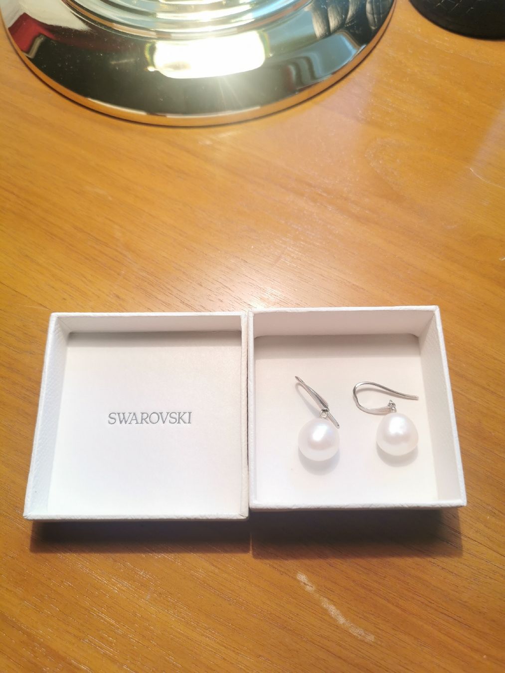 Orecchini pendenti & Orecchini a lobo: Swarovski Perlenohrringe – Nuovo e nell'imballaggio originale da Küssnacht am Rigi venduto da DB_Shop