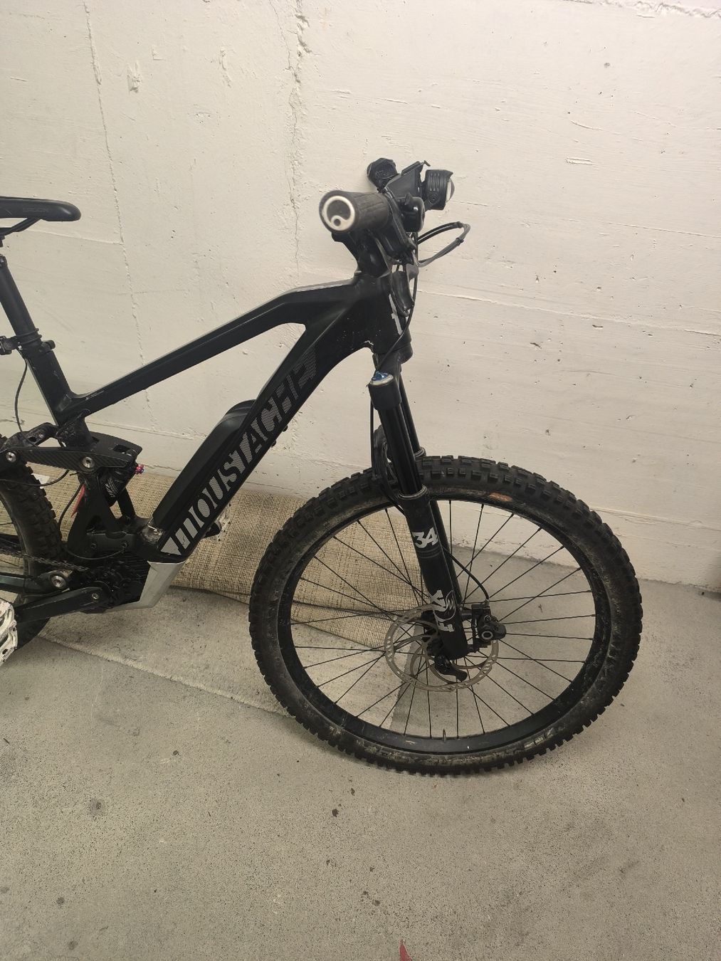 Moustache Biciclette: mustache Samedi 27 – Difettoso da Adliswil venduto da uri_qds7 5