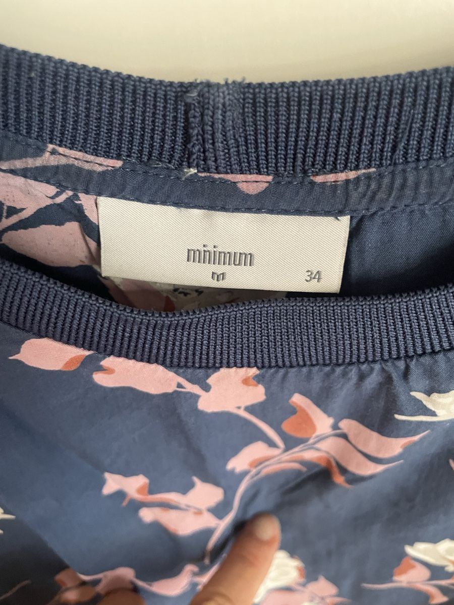T-Shirts: Minimum Shirt mit Blumenmuster – Gebraucht aus Zürich von Chog 1