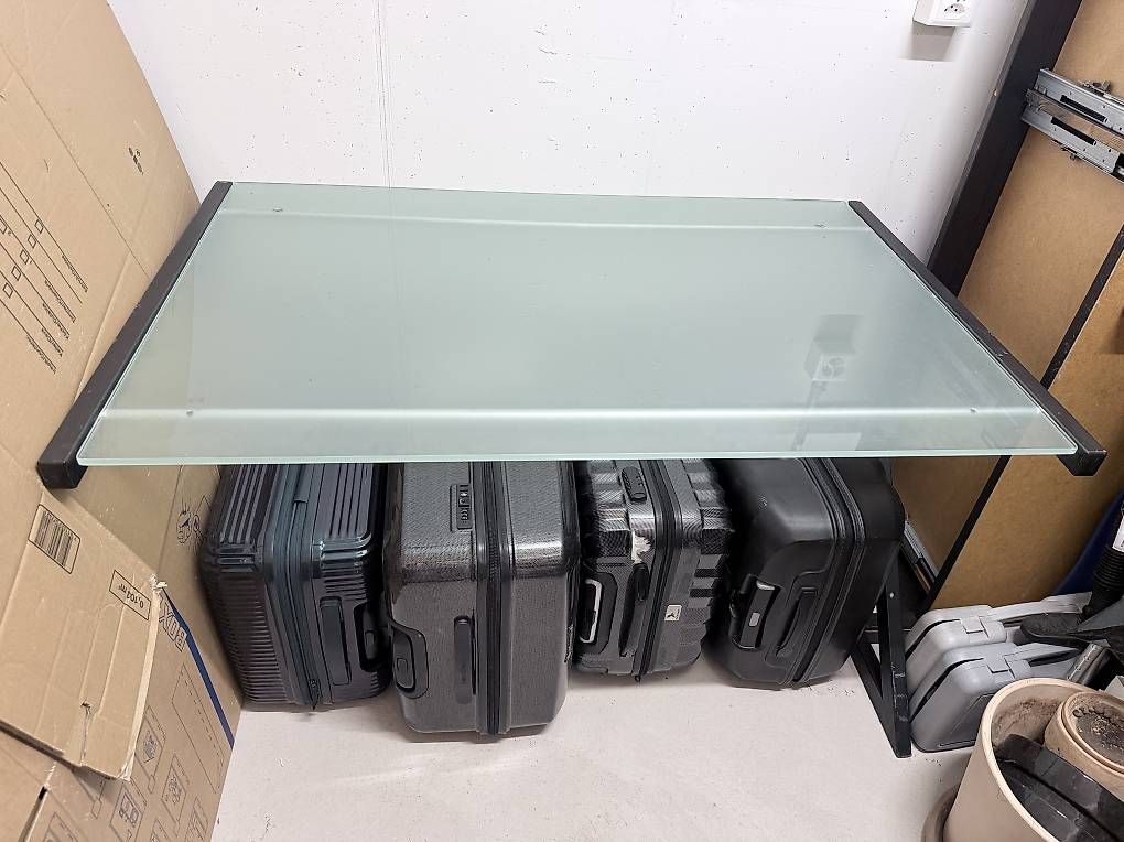 Schreibtische: Büro Tisch Glas – Gebraucht aus Nürensdorf von j.zentner