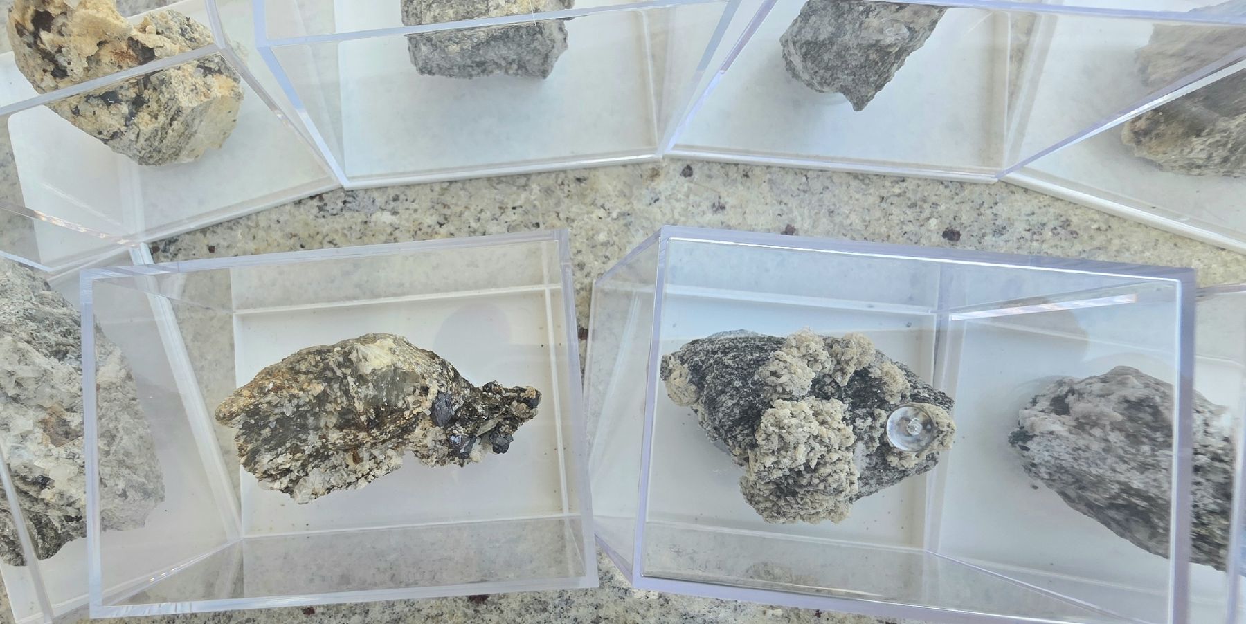 Minéraux & Lithothérapie: Mineralien Binntal 15 Stück Magnetit Ilmenit Rutil Hämatit – D'occasion à Glis par nbu_65ys 8
