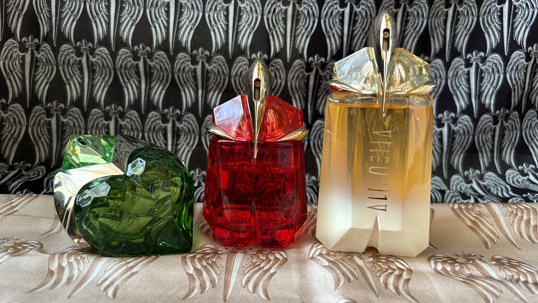 Mugler Parfum & Eau de Toilette: Mugler Alien Eau Sublime, Alien Aura, Alien Fusion – Gebraucht aus Schaan von  5