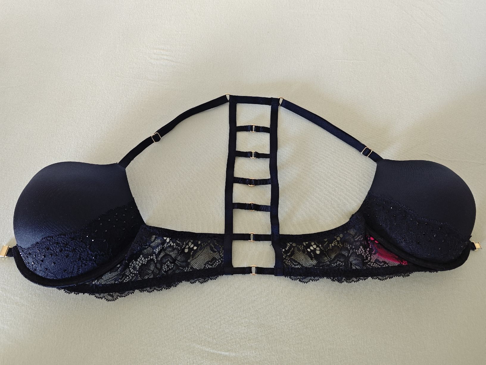 Altra biancheria intima: La Senza sexy bra 75C – Nuovo e nell'imballaggio originale da Meyrin venduto da Muchacho7 2