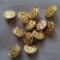 12 Knöpfe mit Wappen und mythologischer Szene, 17 mm.