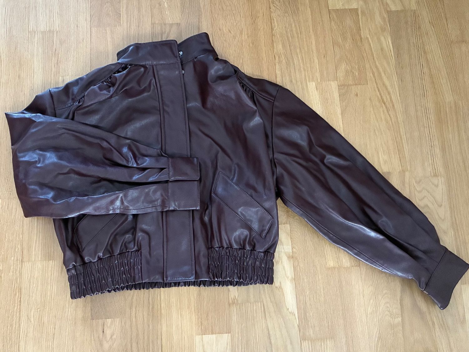 H&M Giacche: Weinrote kurze Lederjacke – Usato da Wettingen venduto da mel_2thb