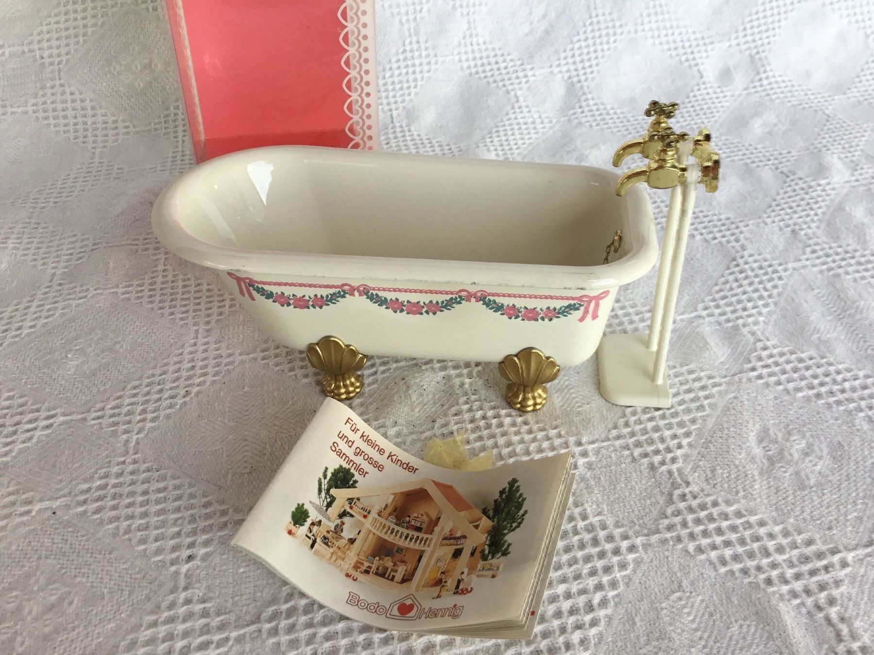 Spielzeuge: Puppenhaus Badewanne 1:12 – Neu und originalverpackt aus St. Gallen von chamilla 5