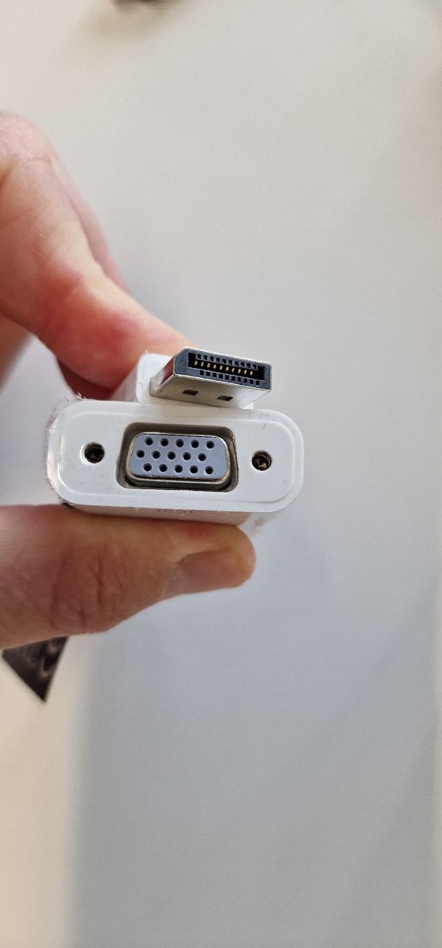 Laufwerke & Adapter: DisplayPort to VGA – Gebraucht aus Gerlafingen von dulifuli 1