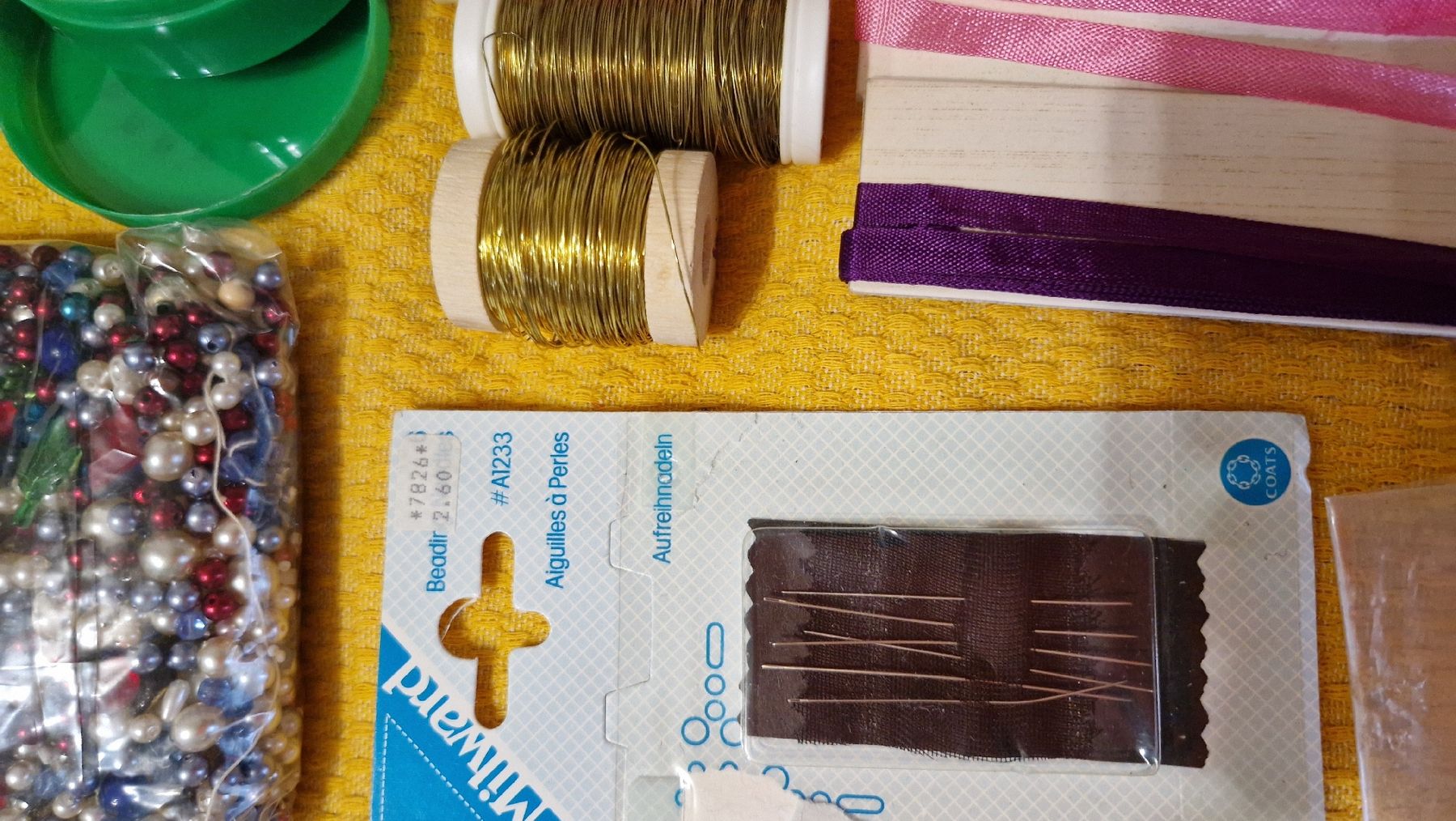 Kit bricolage: Bastel-Schnäppchen: Perlen, Pailletten, Garne uvm. – Usato da Oberengstringen venduto da Sheera7 9