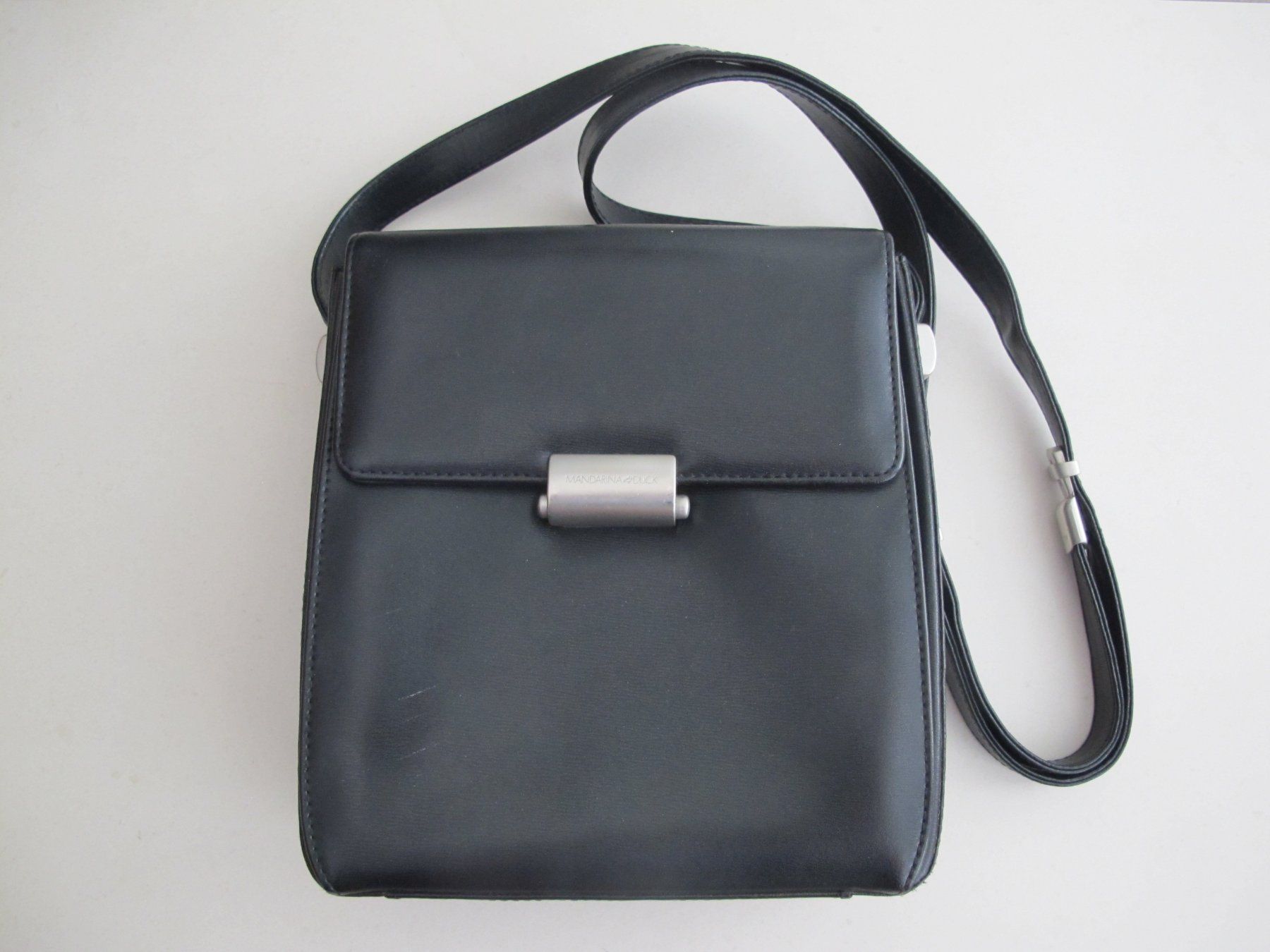 Borse da donna: Leder-Handtasche Mandarina Duck – Usato da Zug venduto da Vesi8