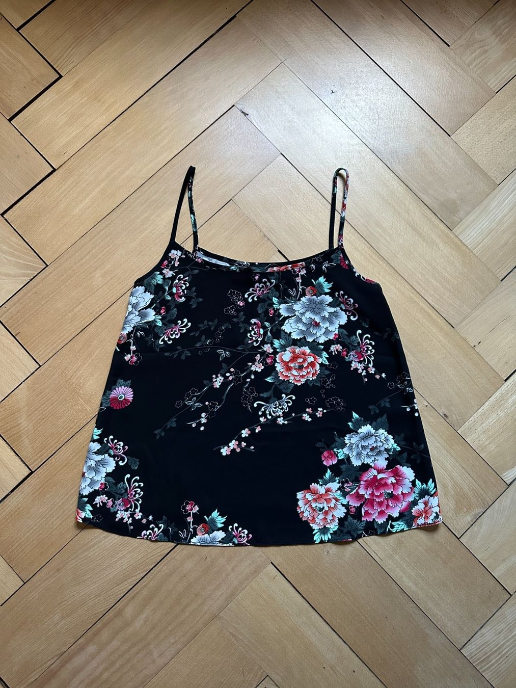 New Look Top: NEW LOOK - Top schwarz geblümt 34 – Usato da Zürich venduto da Diazaio