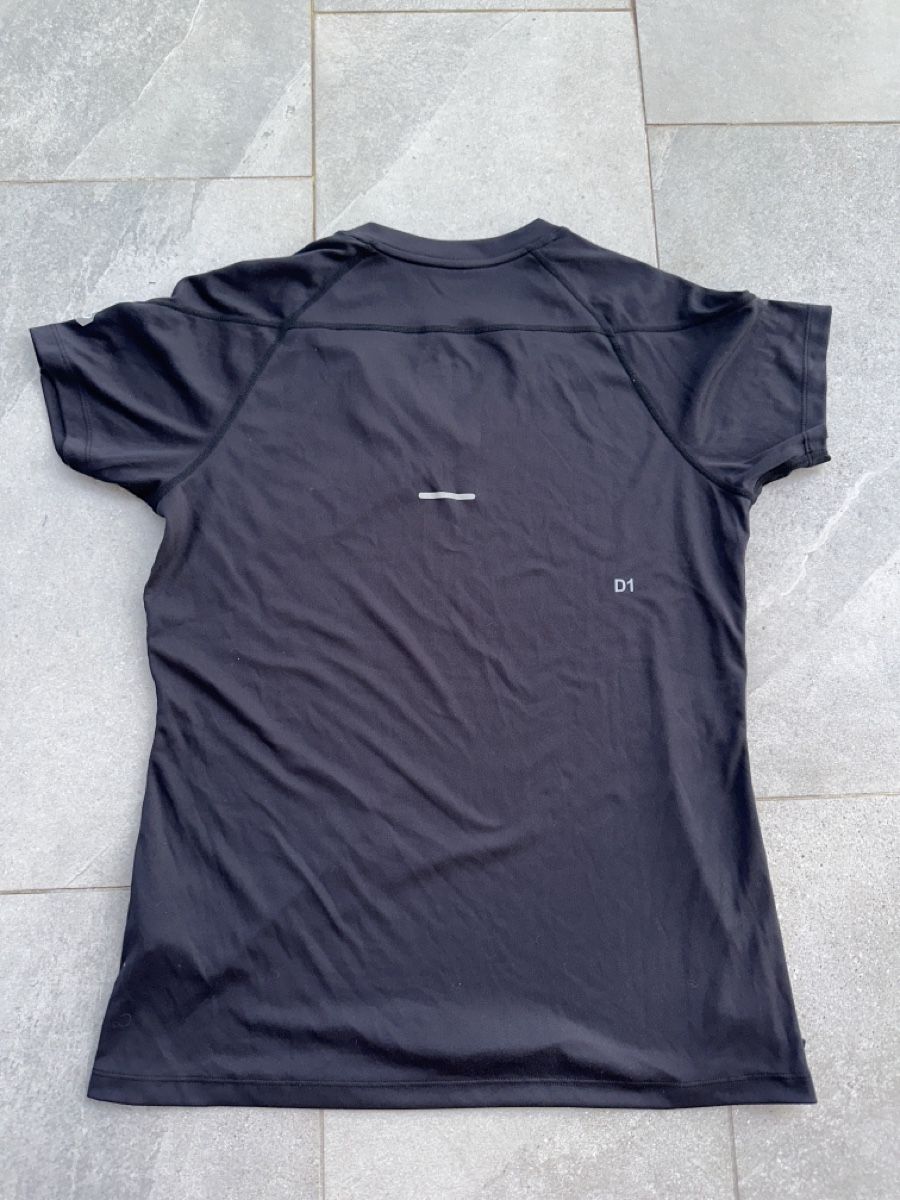 Asics T-Shirts: Asics T-Shirt Gr. XL schwarz  – Gebraucht aus St. Gallen von mai_gd7k 1