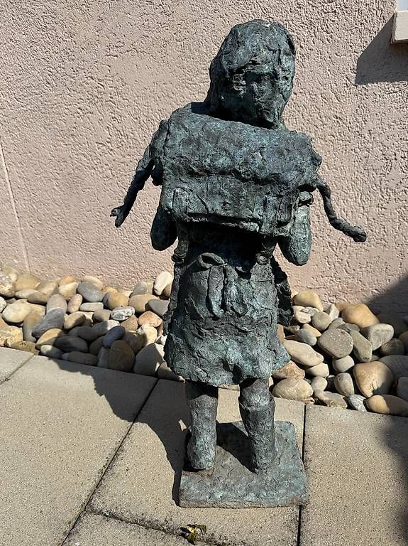 Statuette: Bronze Figur Schulmädchen – Usato da Merenschwand venduto da yogi2000 1