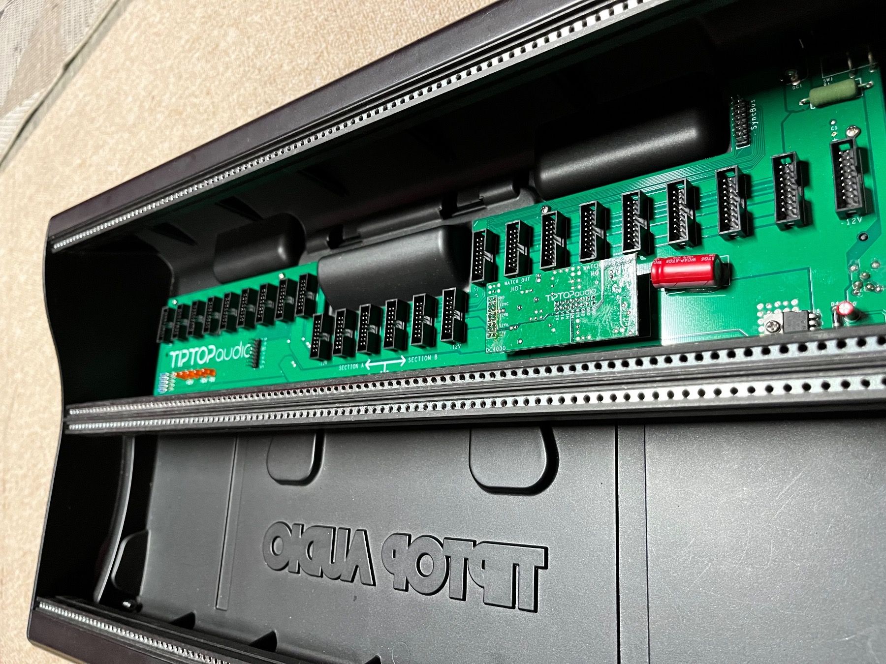Musikinstrumente: Tiptop Audio Eurorack Case -Mantis black – Gebraucht aus Genève von  2