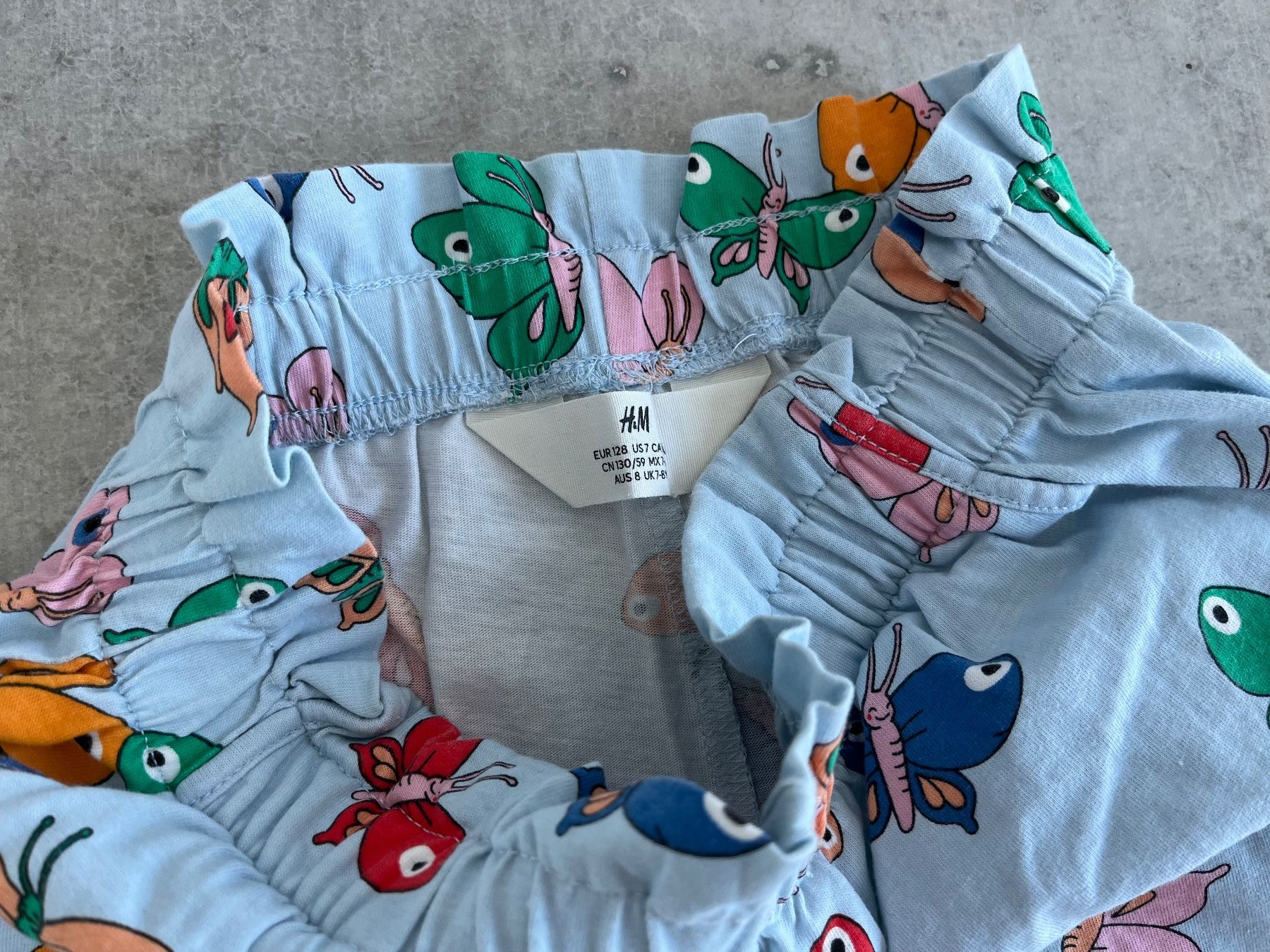 Lotti & Set di vestiti: Kleiderpaket 4 Shorts H&M, Gr. 128 – Usato da Zollikofen venduto da spunk65 1