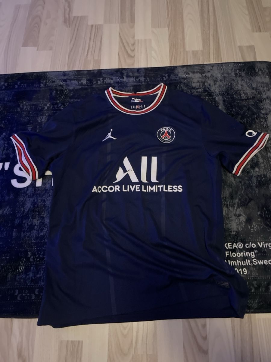 Jordan Canottiere & Pantaloni: PSG Trikot zu verkaufen !! – Usato da Kollbrunn venduto da Gibli