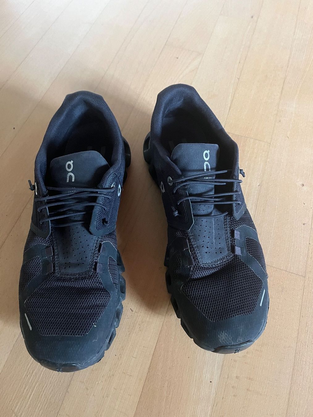 On Herrenschuhe: on Turnschuh – Gebraucht aus Zürich von emily02