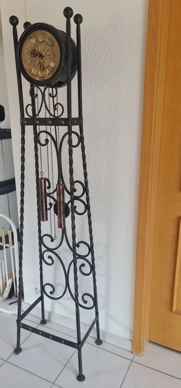 Pendules & Horloges murales: Exklusive Standuhr – D'occasion à Meiringen par Logia 1