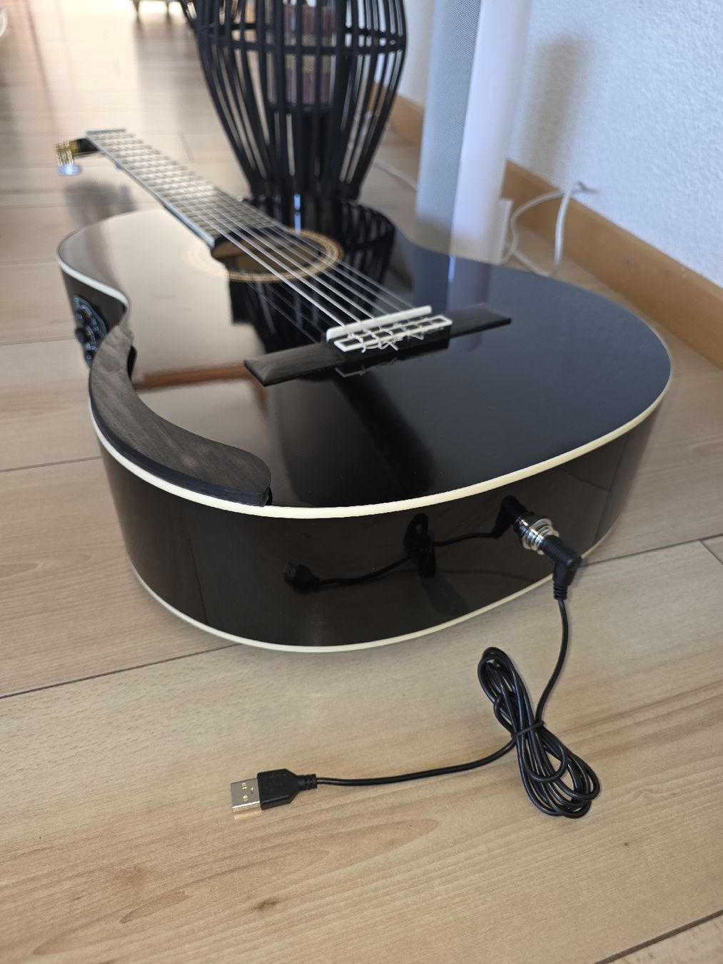 Strumenti musicali: Custom Trans -Acoustic Klassische Gitarre Schnäppchen – Nuovo (secondo la descrizione) da Schuepfheim venduto da Guttime 3