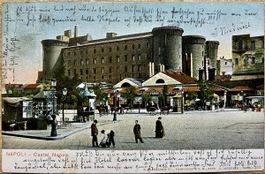 Alte AK Napoli Castel Nuovo belebt Italien. 1904