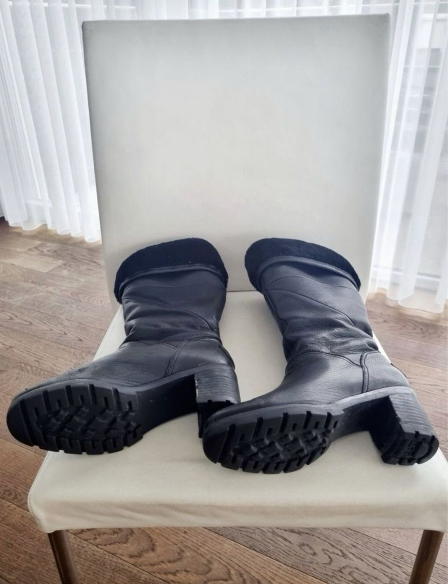 Ugg Scarpe da donna: UGG Stiefel mit Fell 38 – Usato da Winterthur venduto da pry_pv6f 4