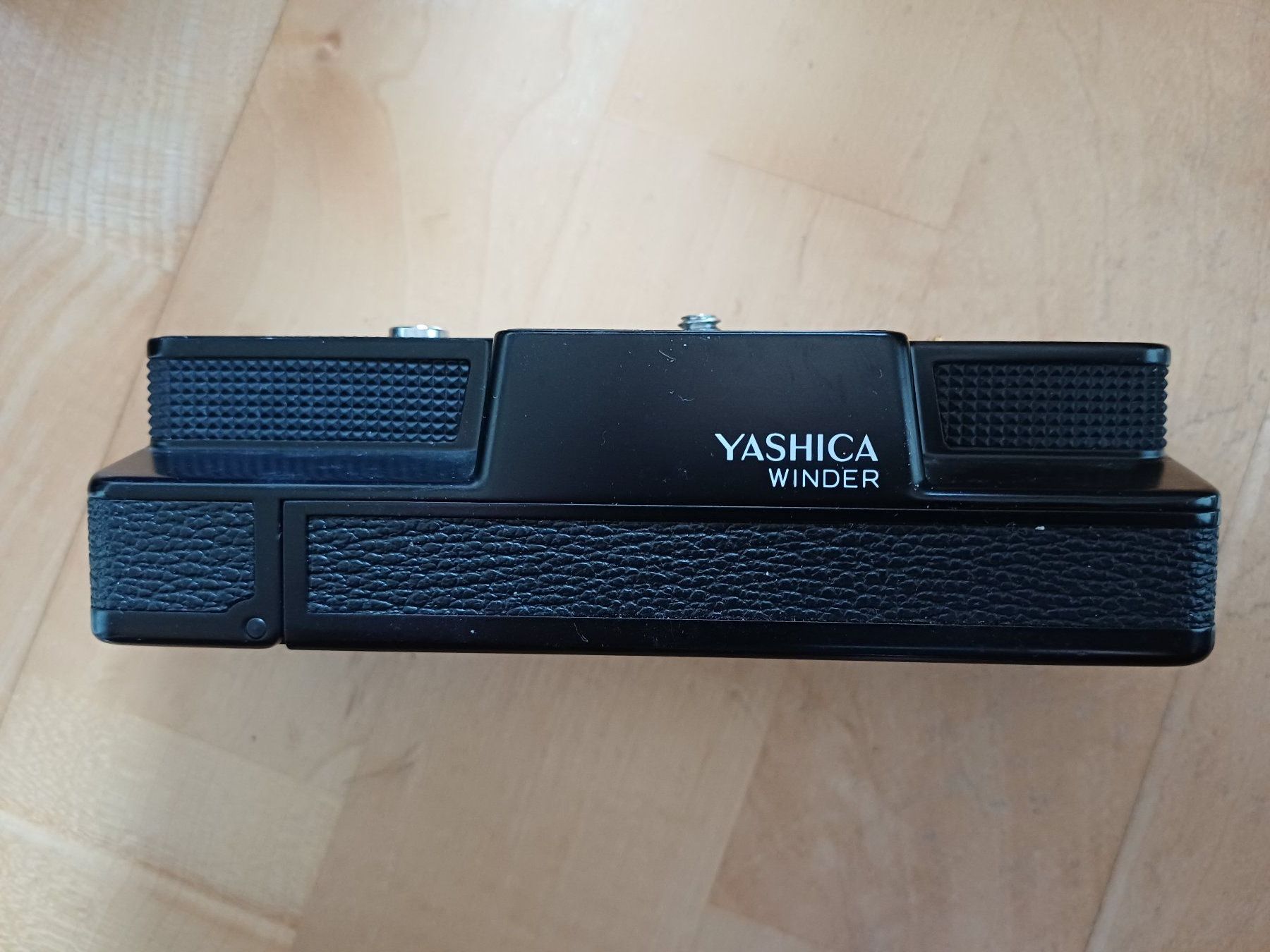 Yashica Fotocamera: Kit argentique YASHICA FR – Usato da Aire-la-Ville venduto da Longhouse 7