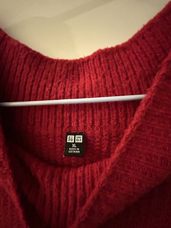 Pullover & Sweatshirts: Strickpullover von UNIQLO / rot / Gr. XL – Gebraucht aus Basel von tsulih 1