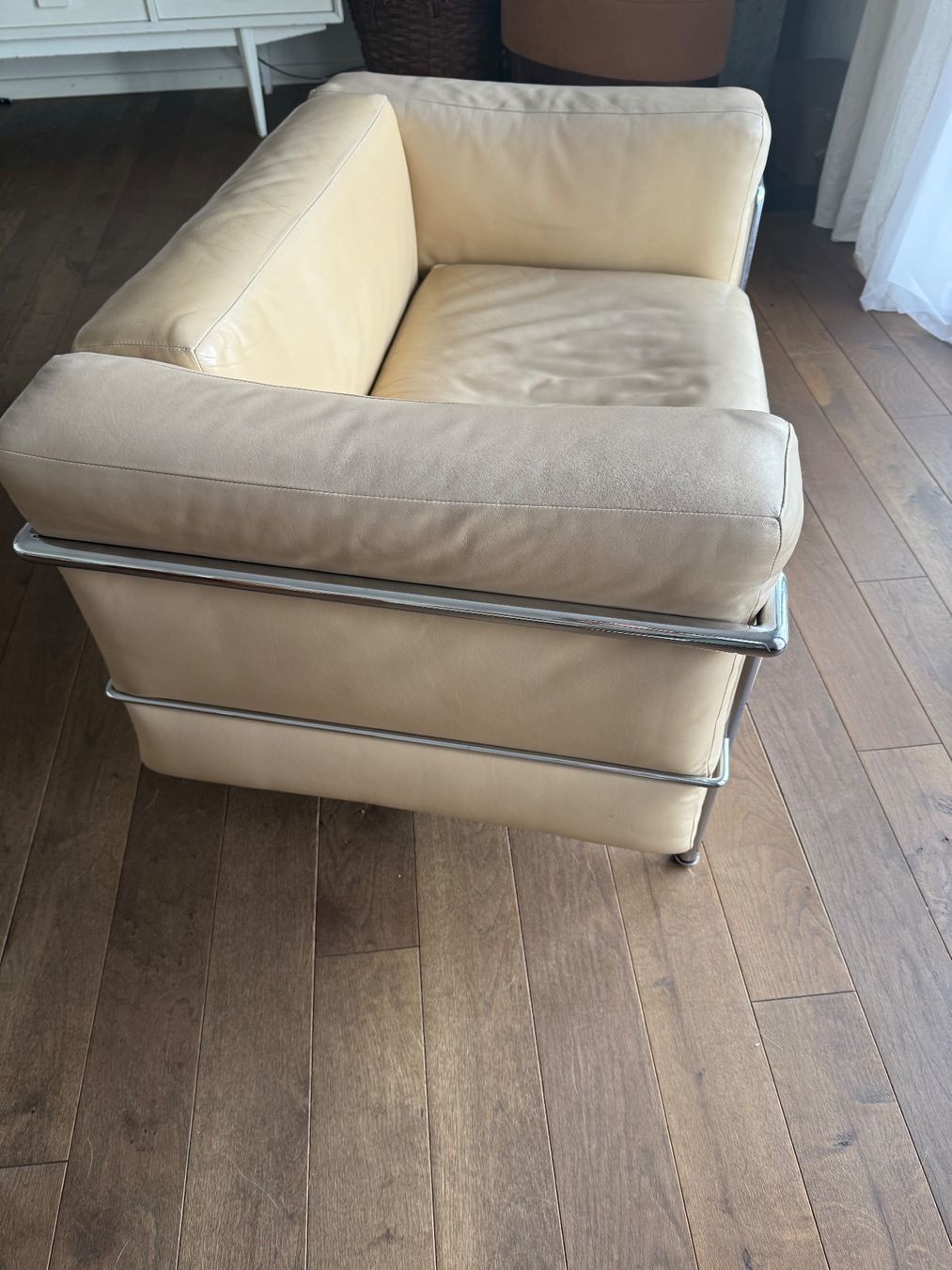 Le Corbusier Poltrone: Cassina LC3 Sessel von Le Corbusier – Usato da Ebikon venduto da Mirakel3 1