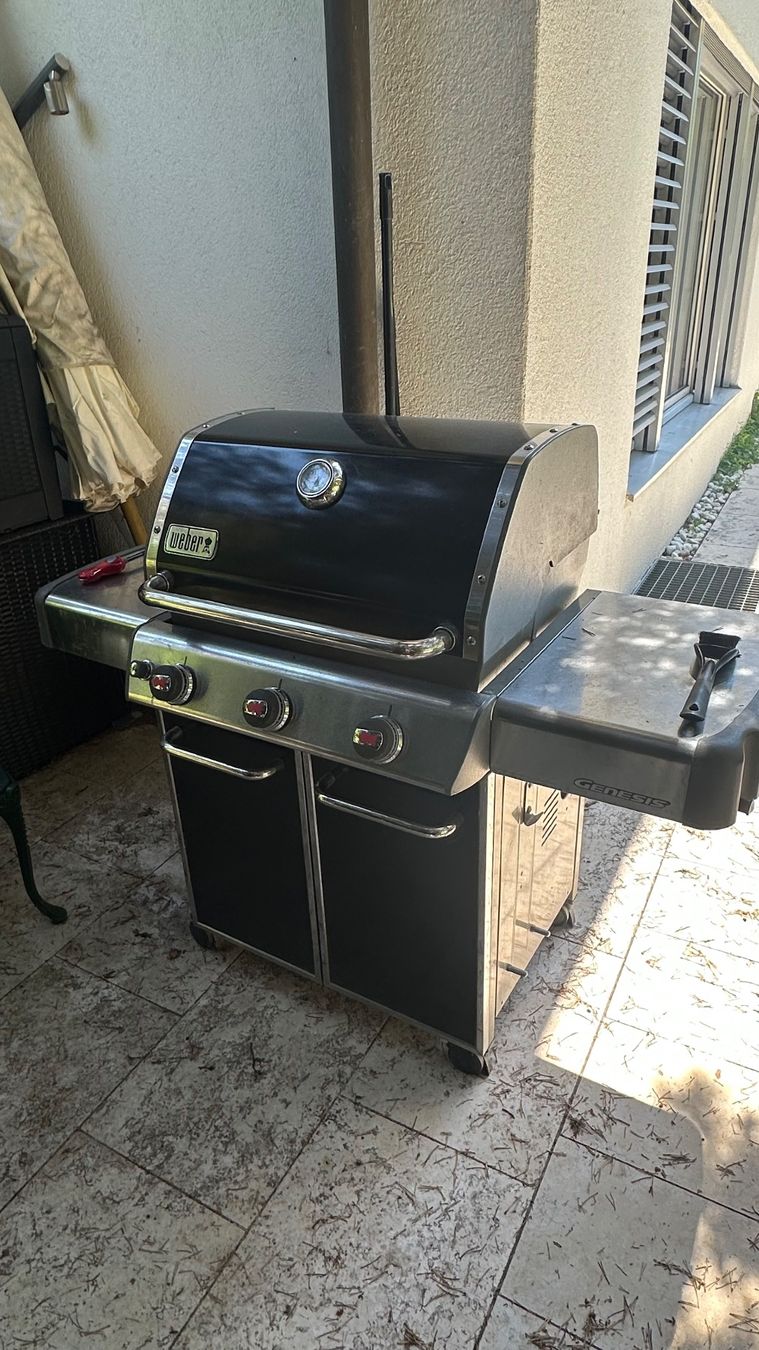 Weber Grils: Weber Genesis Grill – D'occasion à Neuenhof par tanzmaus